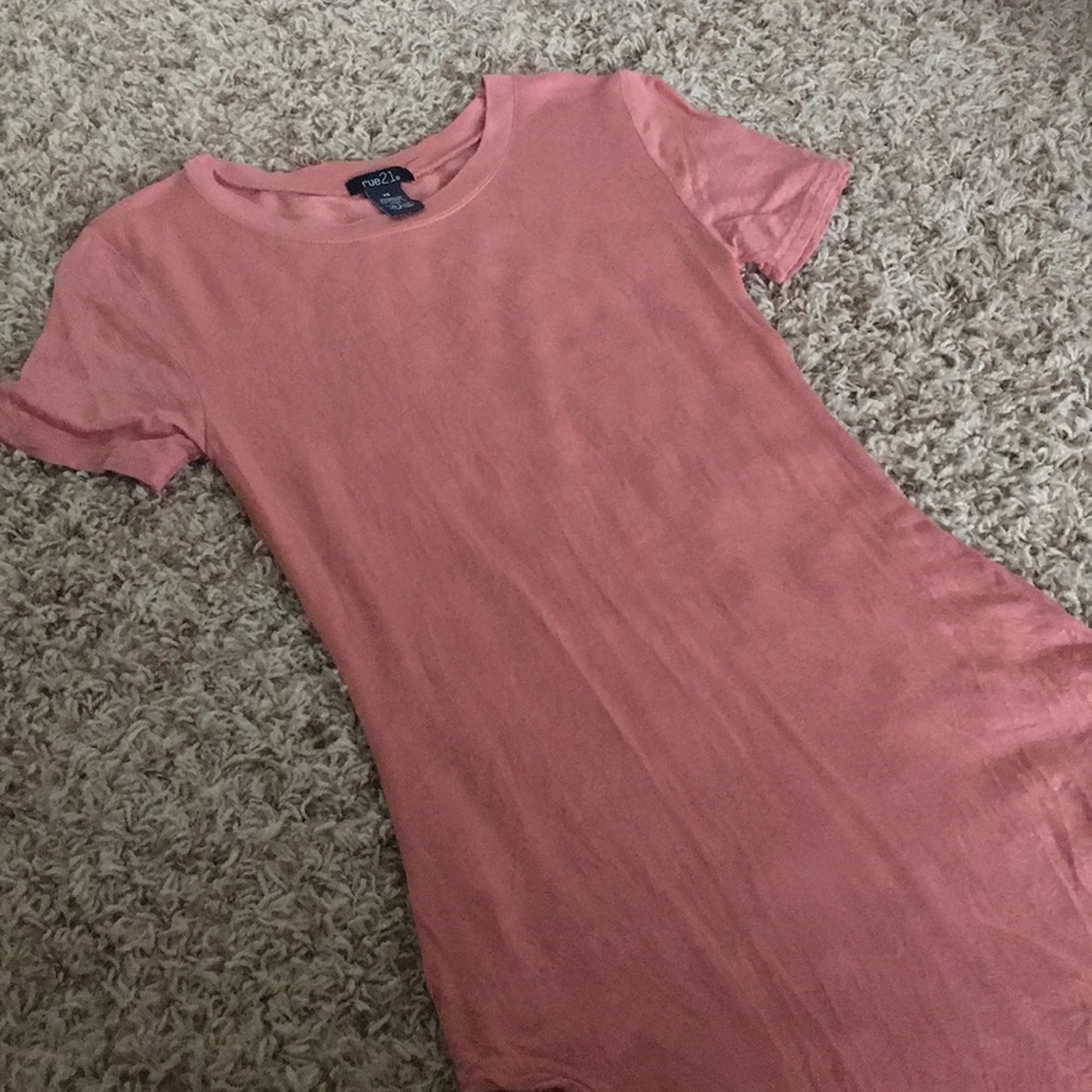 Never Worn Pink Rue 21 Tee!!